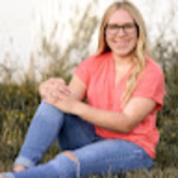 Meet your Posher, Hannah - Picture 1 of 1
